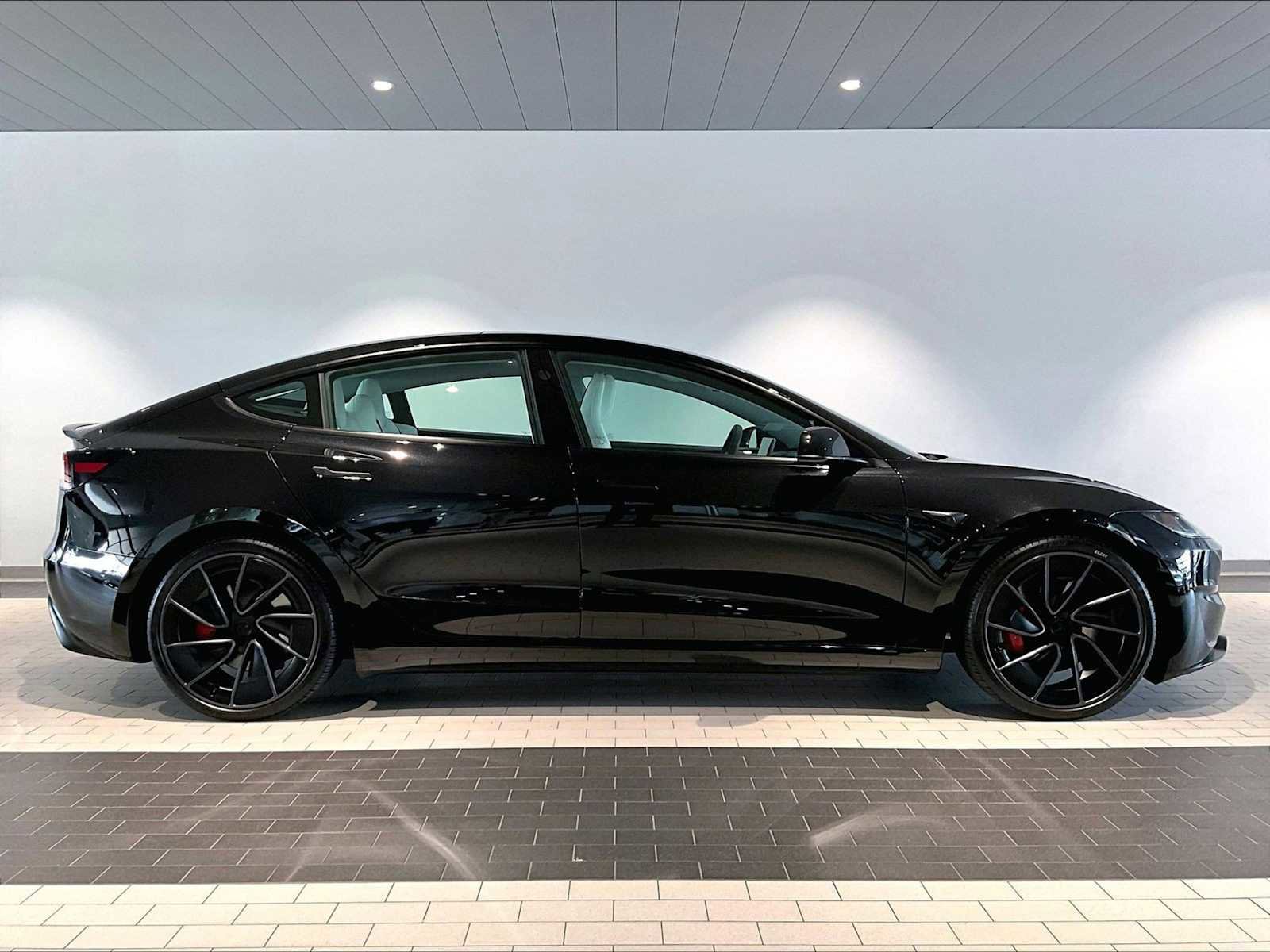 Used 2025 Tesla Model 3 Performance AWD/4WD image 11