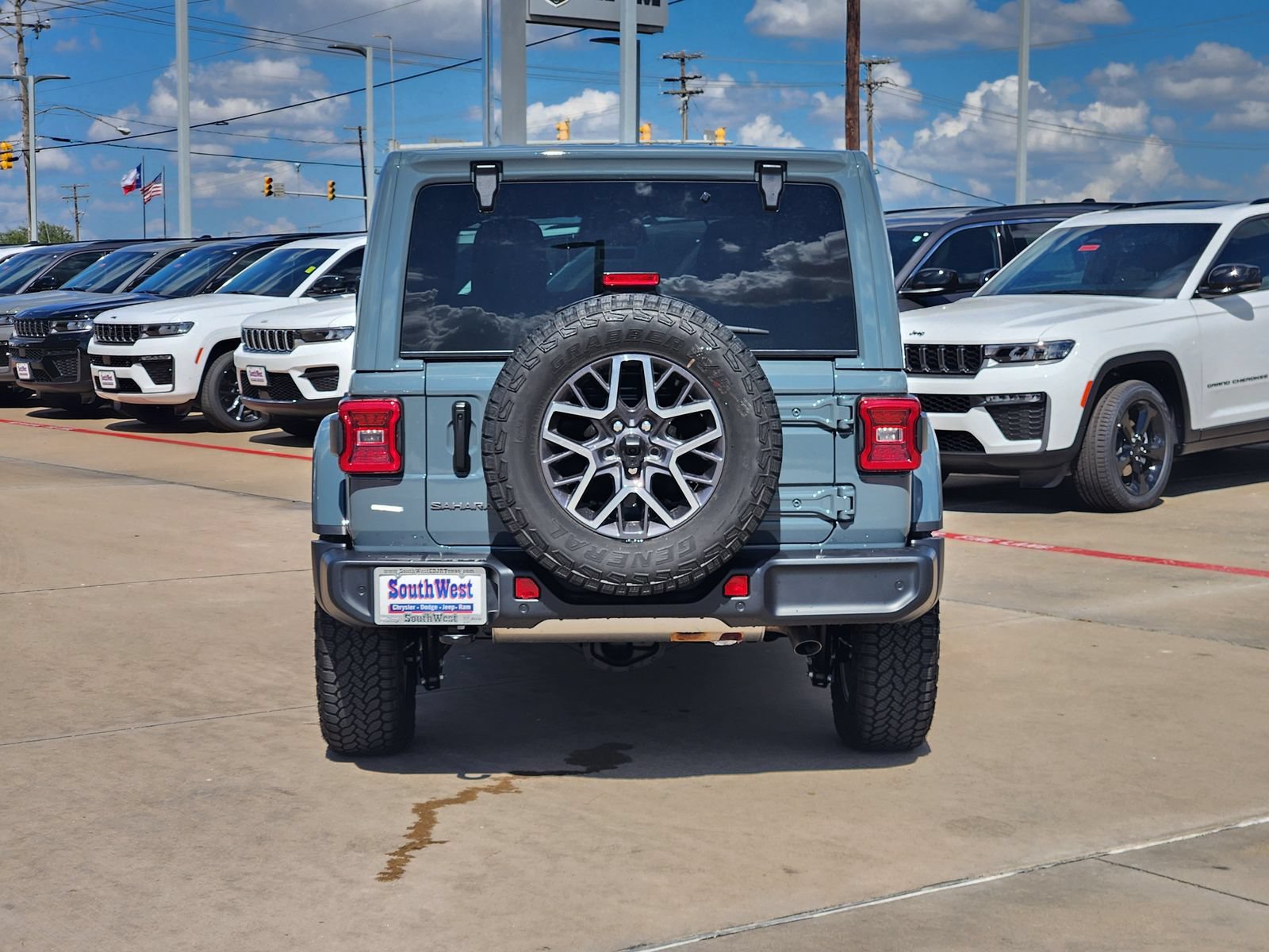 New 2026 Jeep Wrangler Unlimited Sahara AWD/4WD image 8