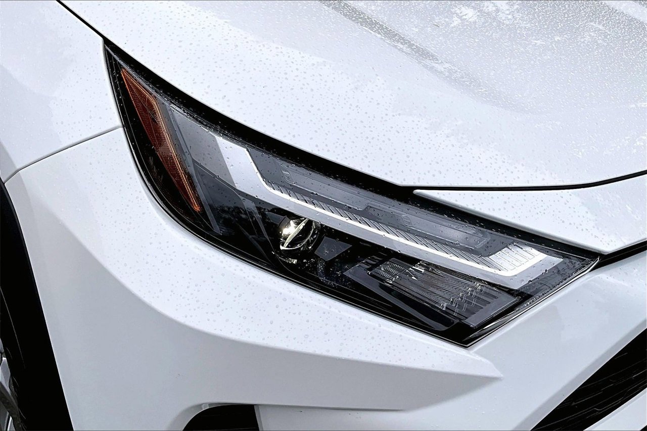 Used 2025 Toyota RAV4 XLE image 29