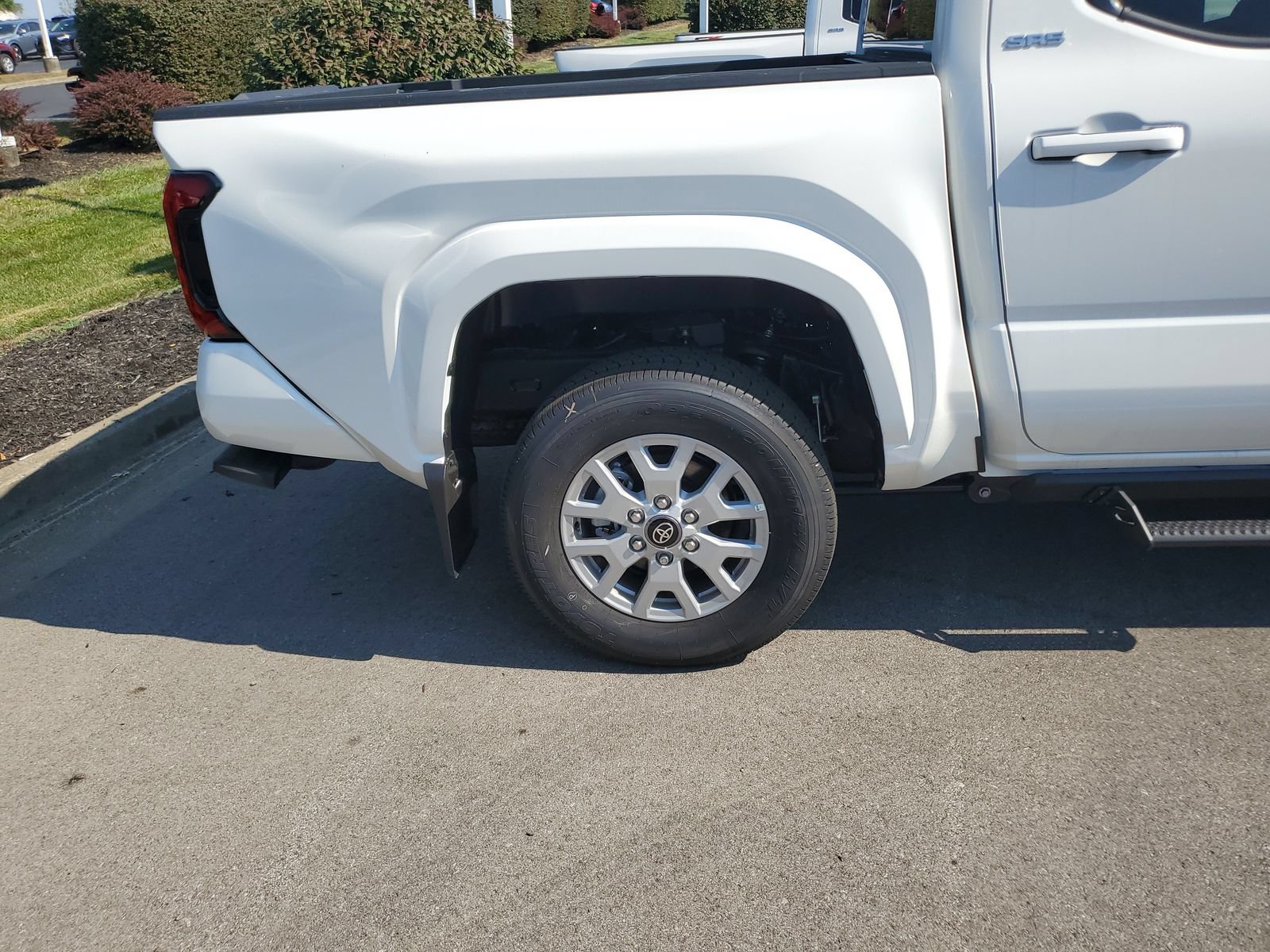 Certified 2026 Toyota Tacoma SR5 AWD/4WD image 5
