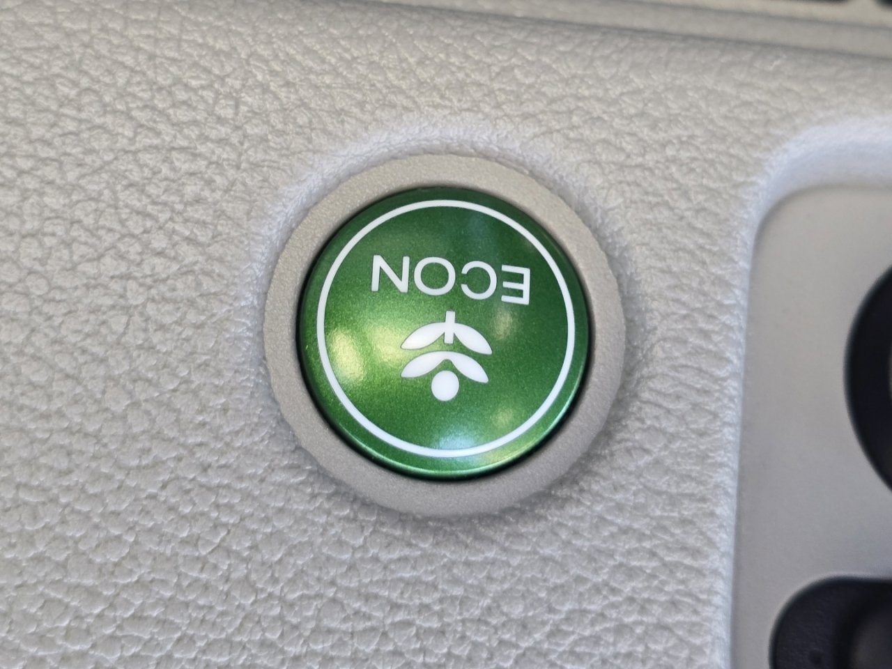 Used 2022 Honda Pilot Touring image 12