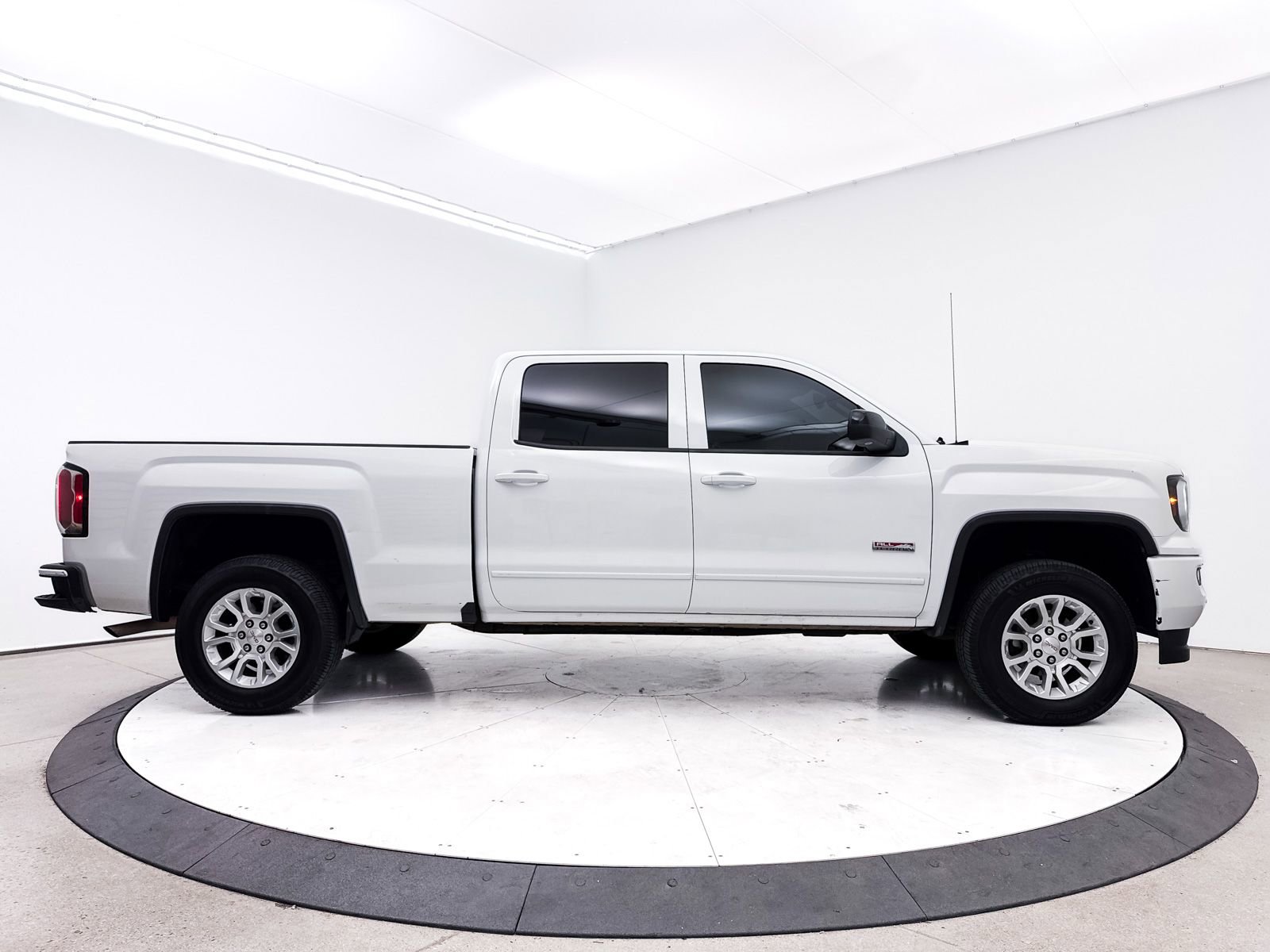 Used 2017 GMC Sierra 1500 SLT w/ All Terrain Package image 36