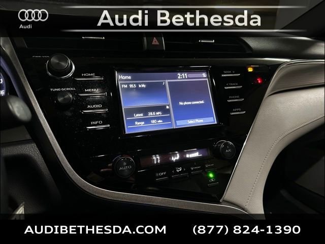 Used 2018 Toyota Camry SE w/ Moonroof Package image 19