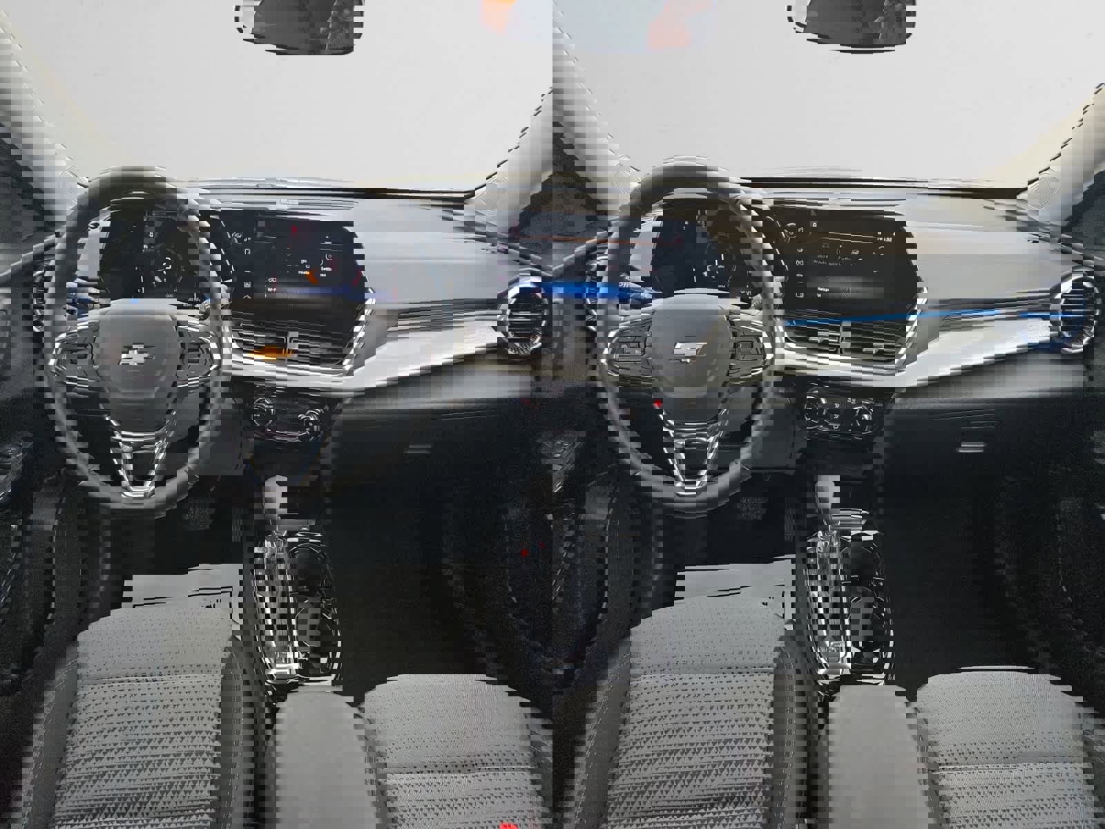 Used 2025 Chevrolet Trax LT w/ LT Convenience Package image 11