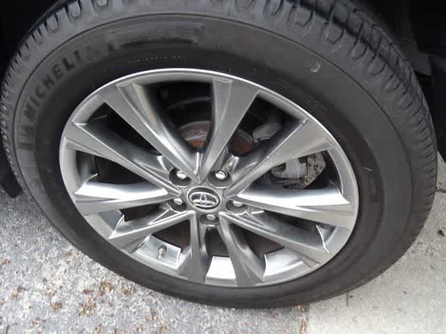 Used 2018 Toyota RAV4 Limited AWD/4WD image 26