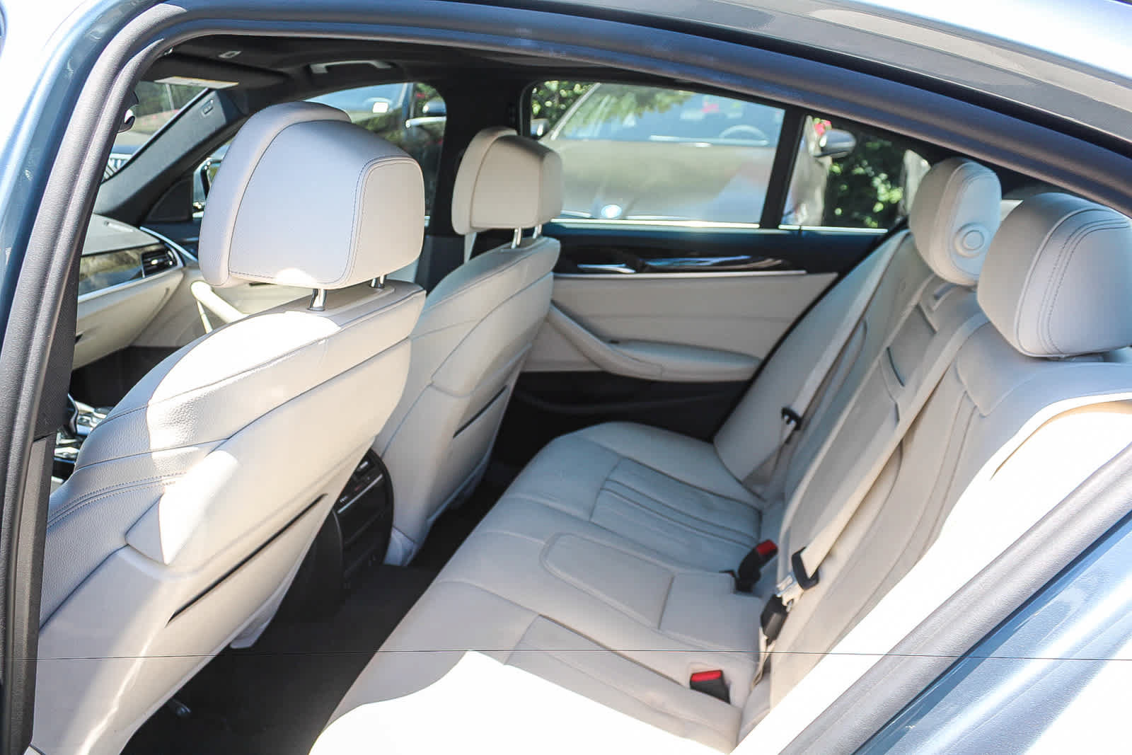 Used 2020 BMW 530e xDrive AWD/4WD image 17