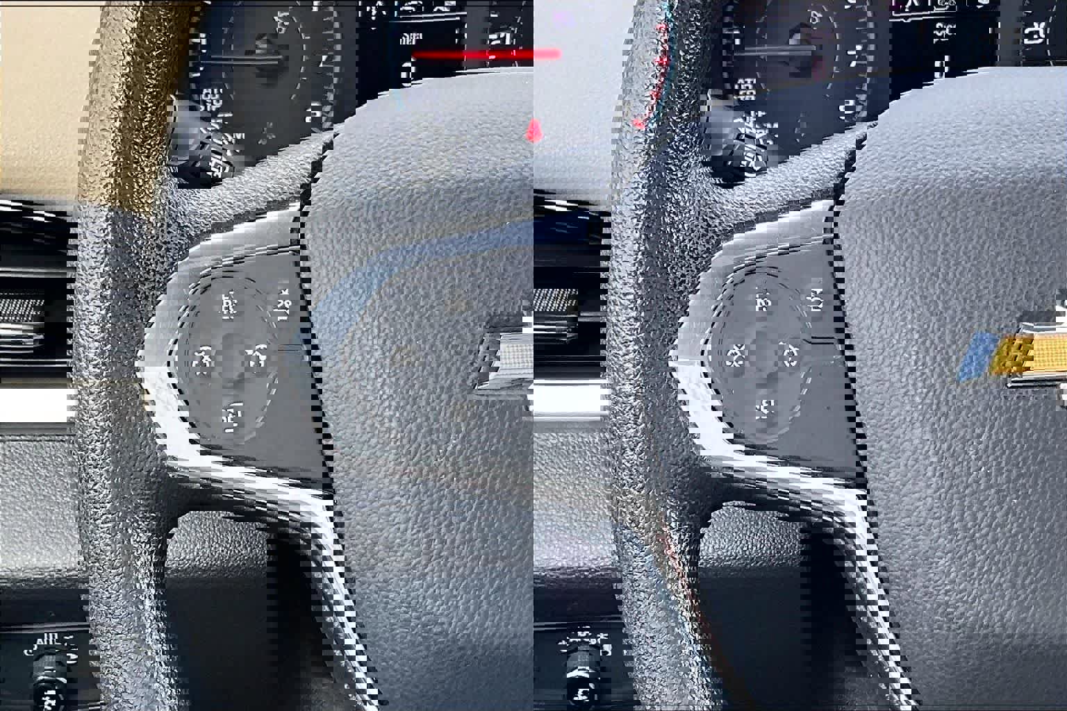 Used 2022 Chevrolet Traverse LS w/ Safety Package AWD/4WD image 25