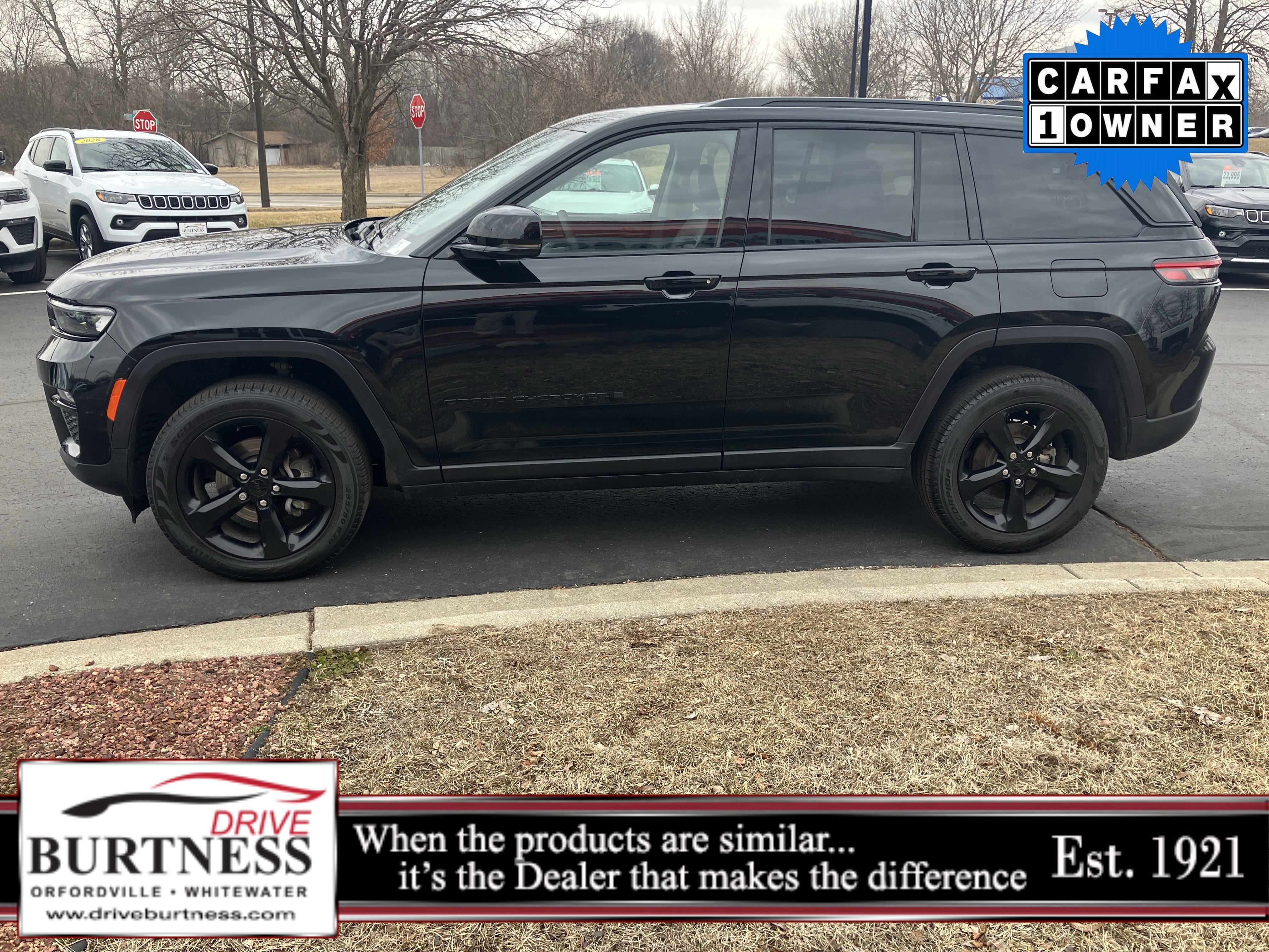 Used 2023 Jeep Grand Cherokee Limited w/ Black Appearance Package image 17