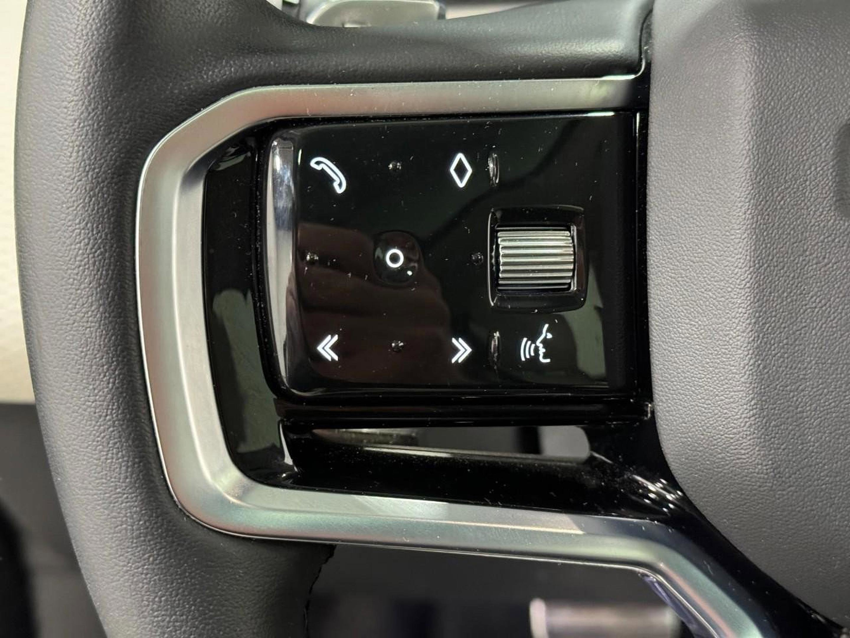 Used 2023 Land Rover Range Rover Velar R-Dynamic S image 27