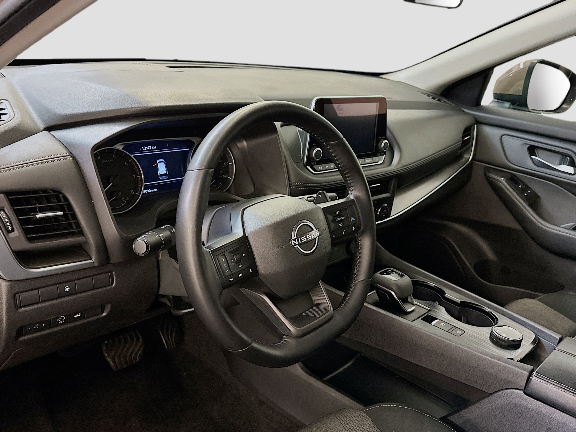 Used 2025 Nissan Rogue SV image 18