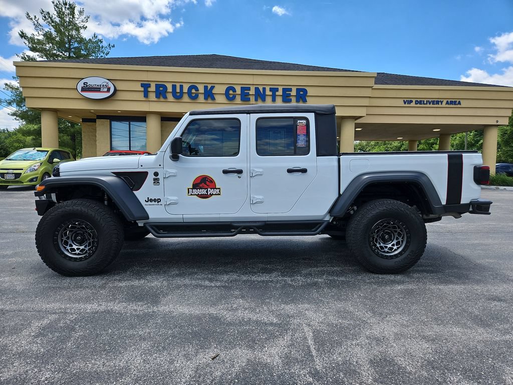 Used 2023 Jeep Gladiator Sport AWD/4WD image 2