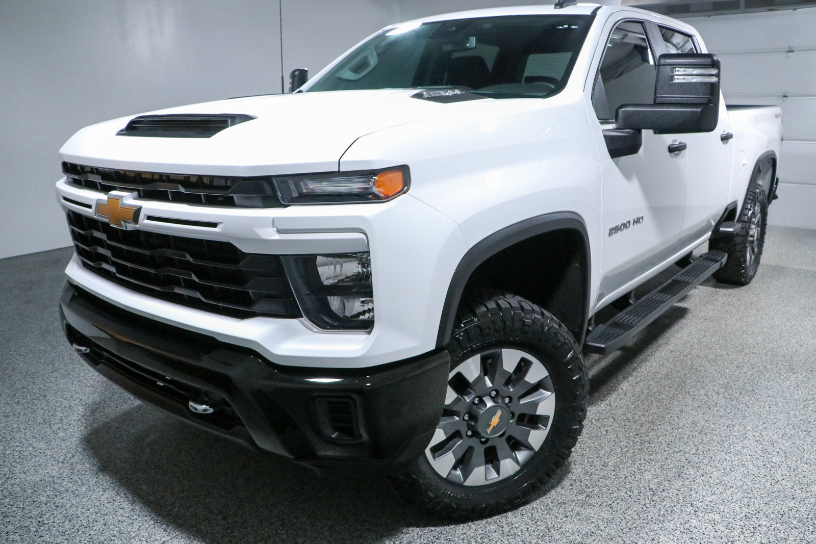 Used 2024 Chevrolet Silverado 2500 Custom w/ Custom Value Package AWD/4WD image 31
