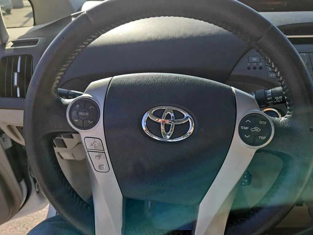 Used 2012 Toyota Prius Four w/ Deluxe Solar Roof Pkg image 41