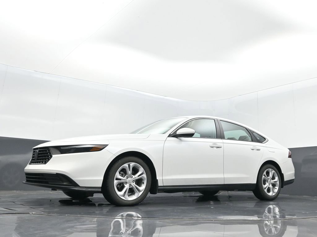 Used 2025 Honda Accord LX image 11