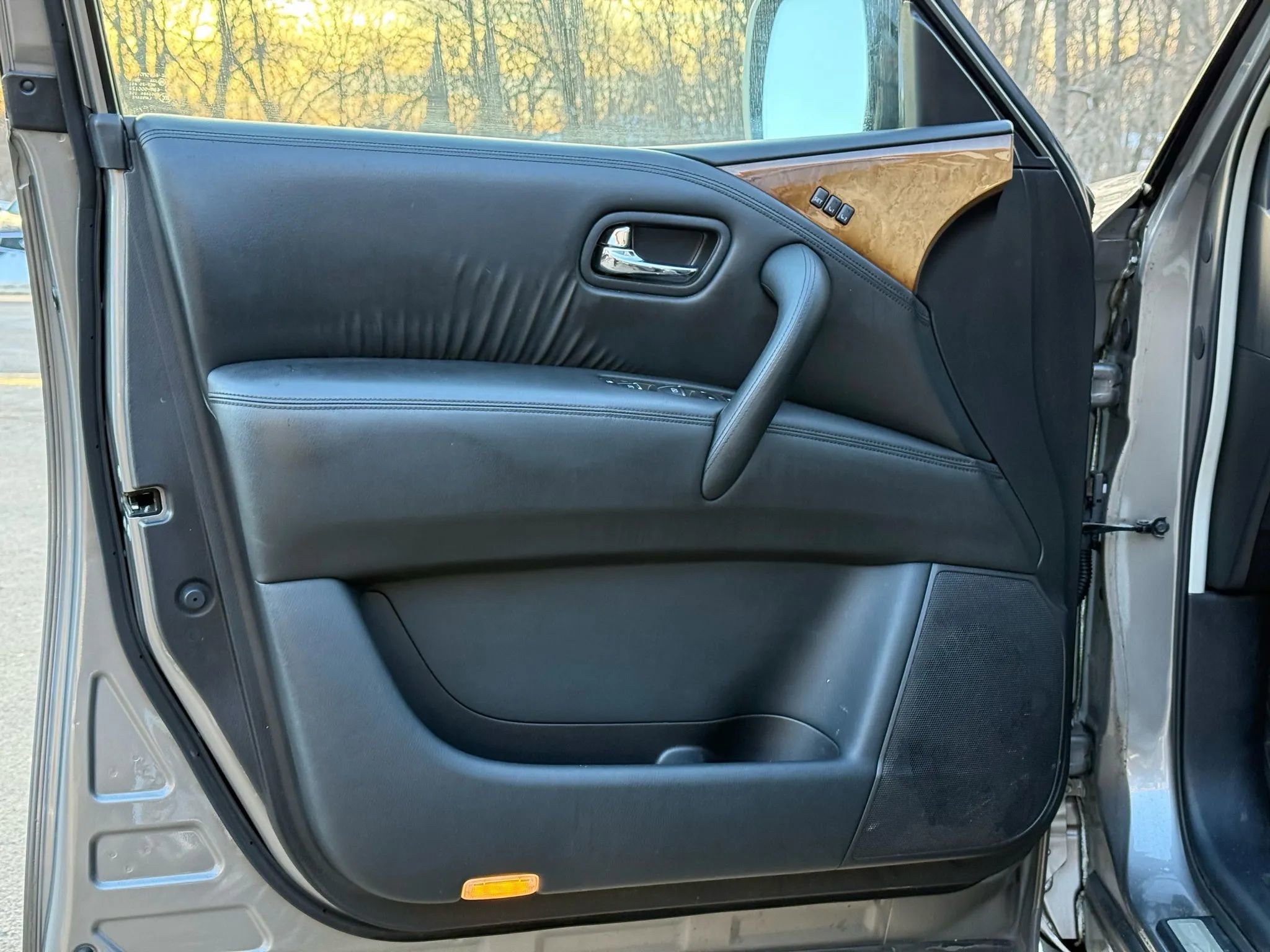 Used 2014 INFINITI QX80 4WD w/ Theater Package image 10