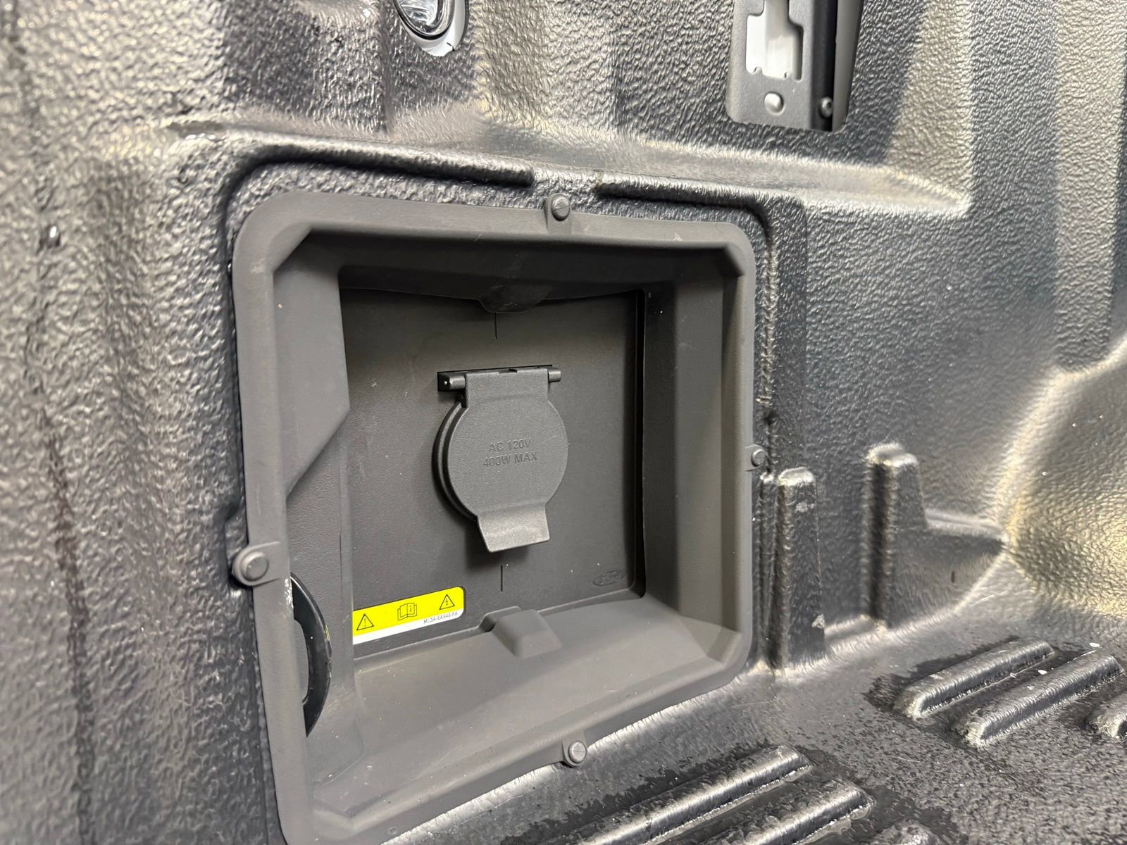 Used 2022 Ford F150 Lariat w/ Equipment Group 502A High image 10