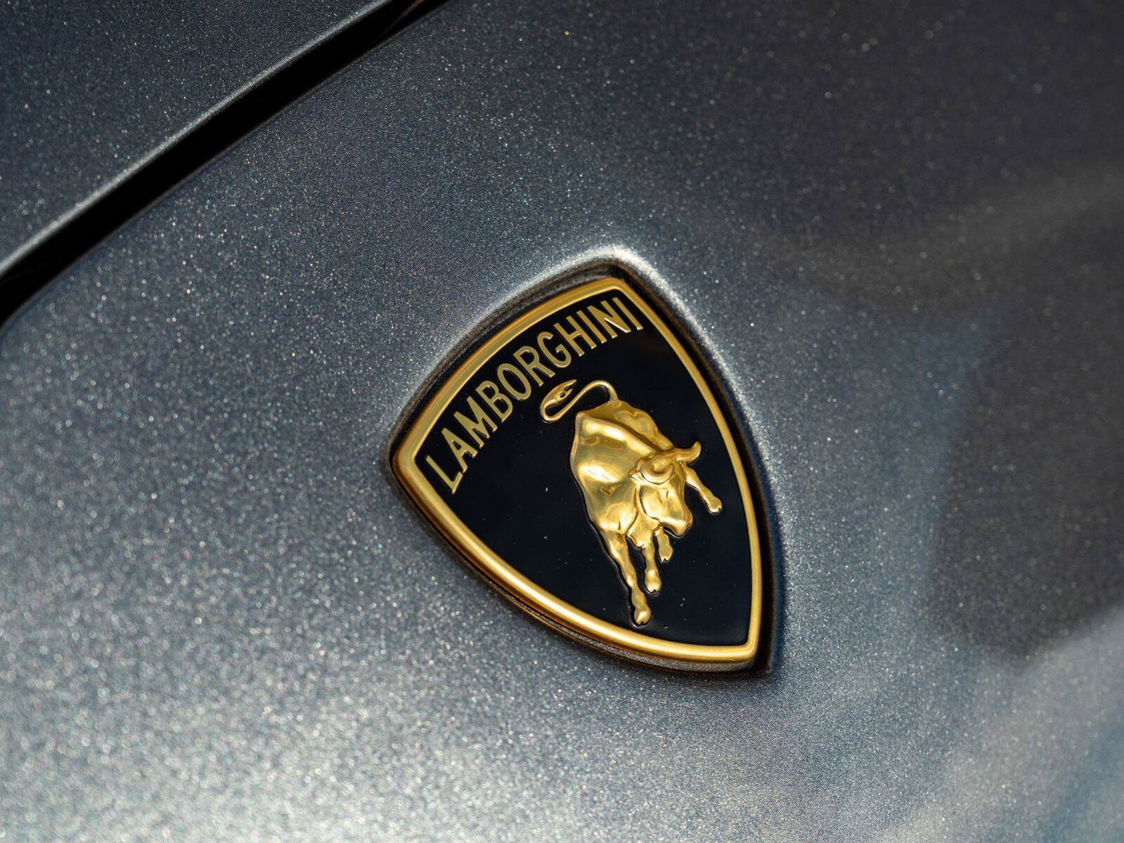 Used 2018 Lamborghini Huracan Performante AWD/4WD image 24