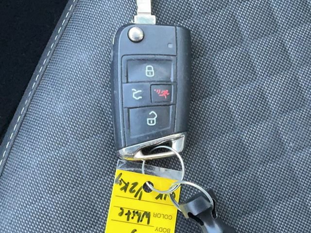 Used 2021 Volkswagen Tiguan S image 28