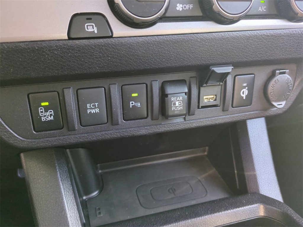 Used 2020 Toyota Tacoma Limited image 26