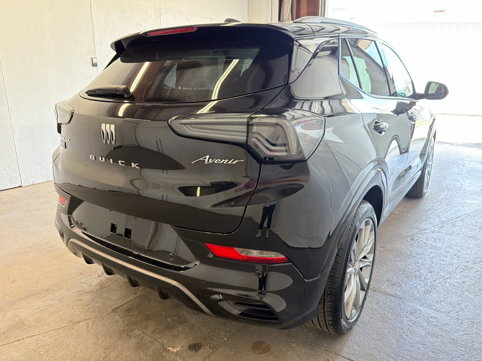 Used 2024 Buick Encore GX Avenir w/ Avenir Convenience Package FWD image 5