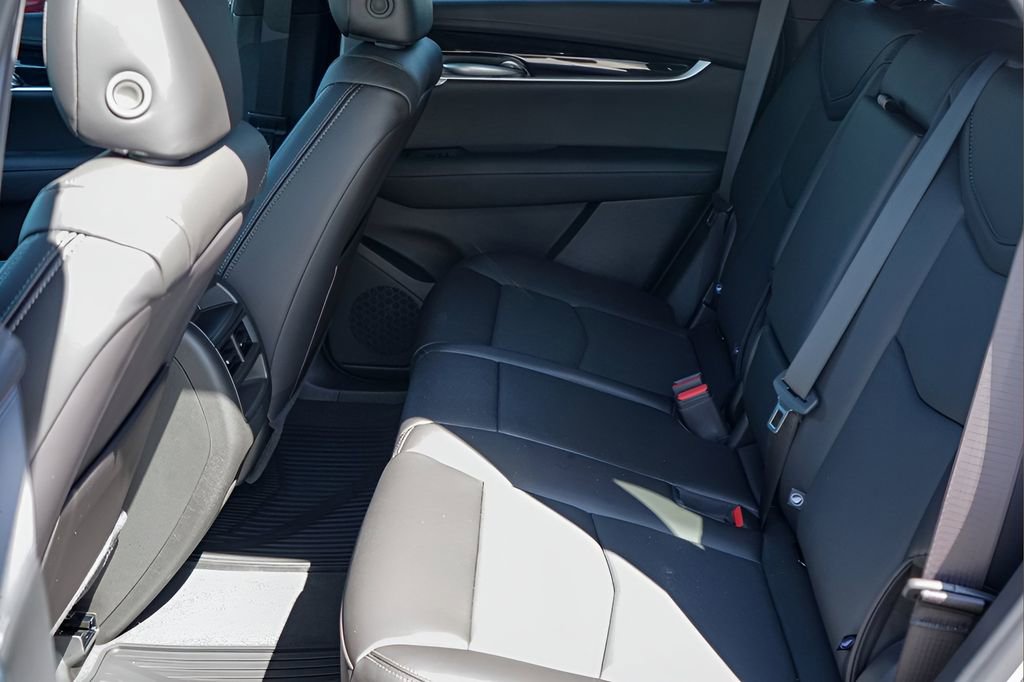 New 2026 Cadillac XT5 Premium Luxury w/ LPO, ONYX Package image 21