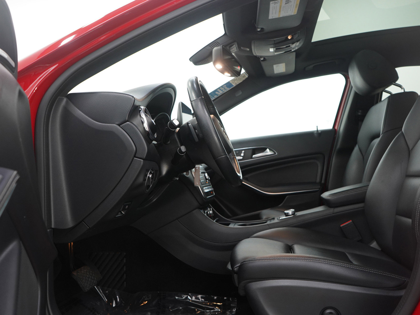 Used 2019 Mercedes-Benz GLA 250 4MATIC w/ Premium Package image 25