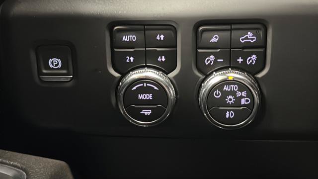 Used 2023 GMC Sierra 1500 Denali AWD/4WD image 32