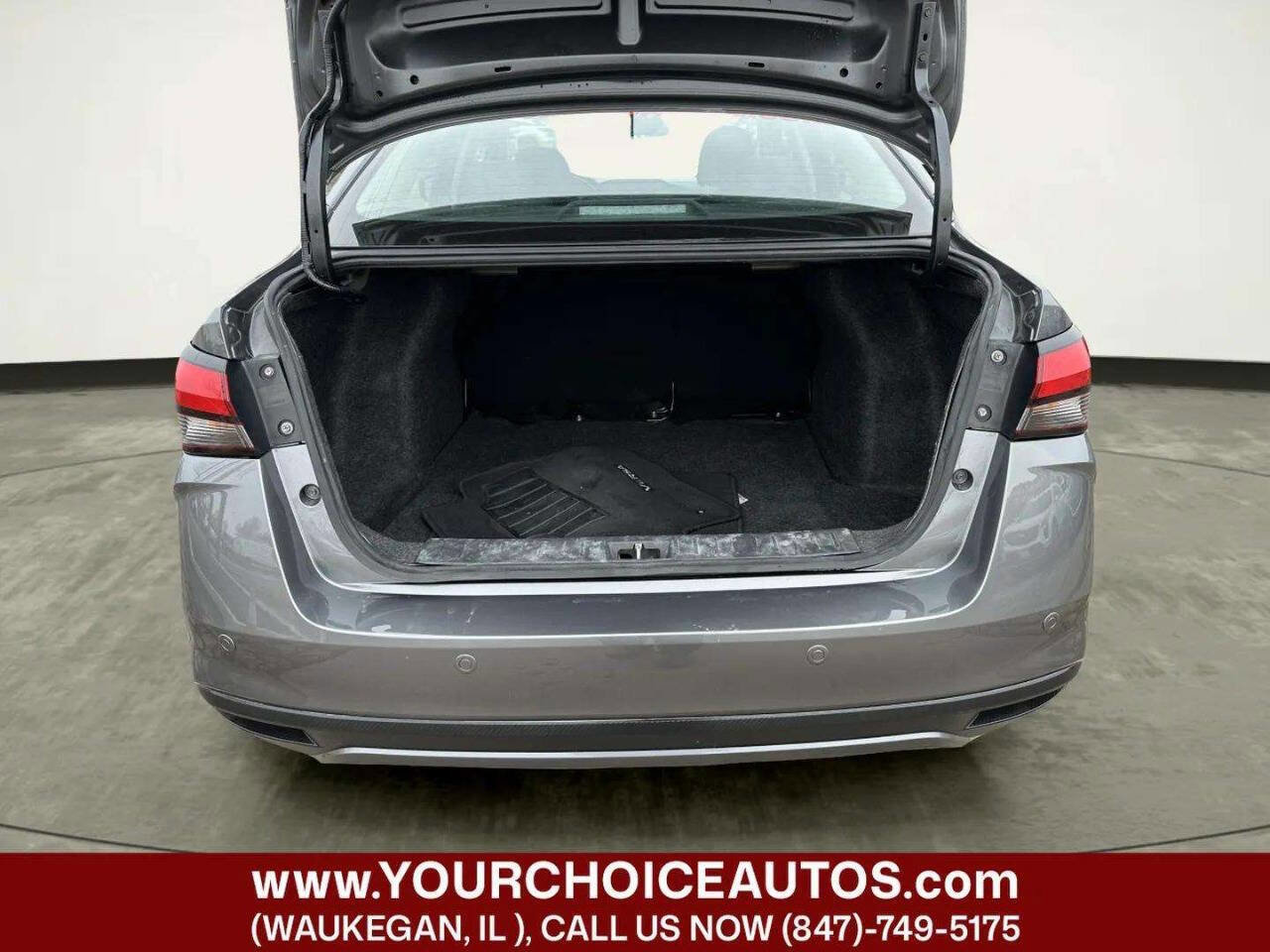Used 2021 Nissan Versa S FWD image 14