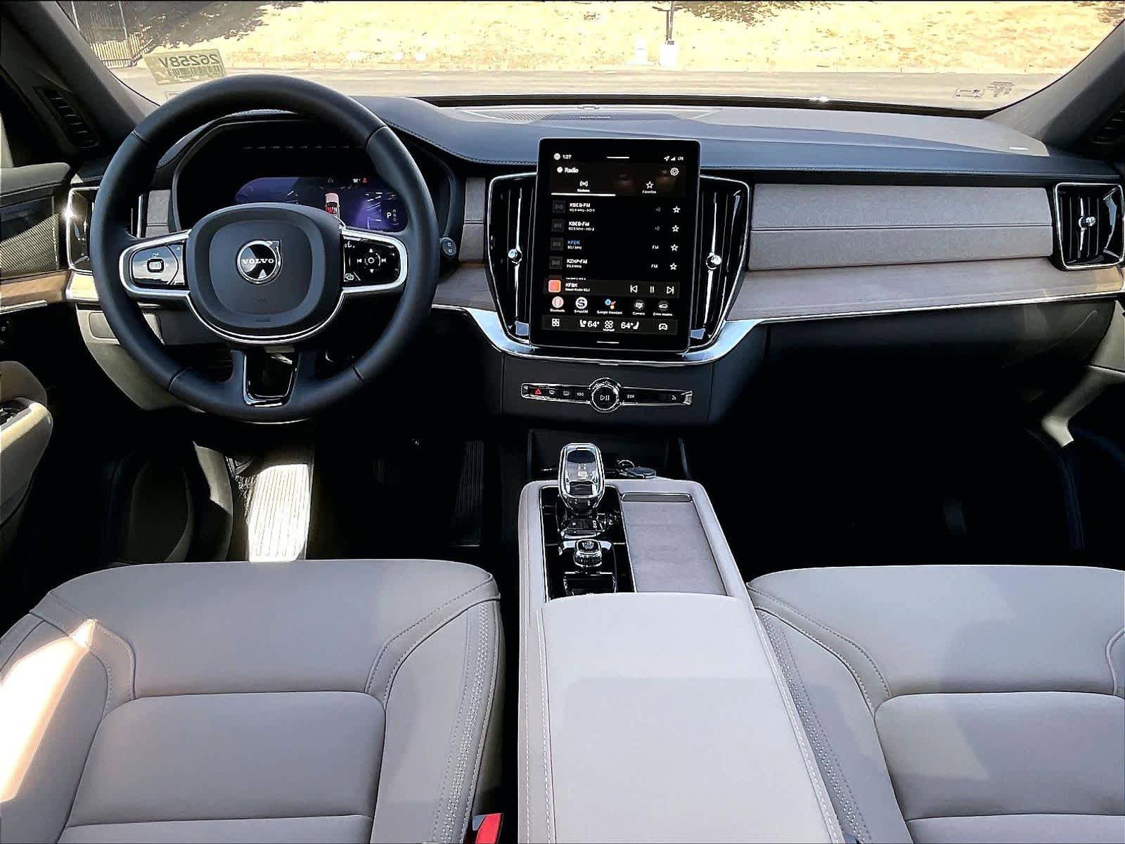 New 2026 Volvo XC90 B5 Plus w/ Protection Package AWD/4WD image 7