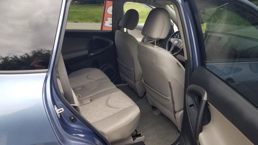 Used 2011 Toyota RAV4 4WD image 8