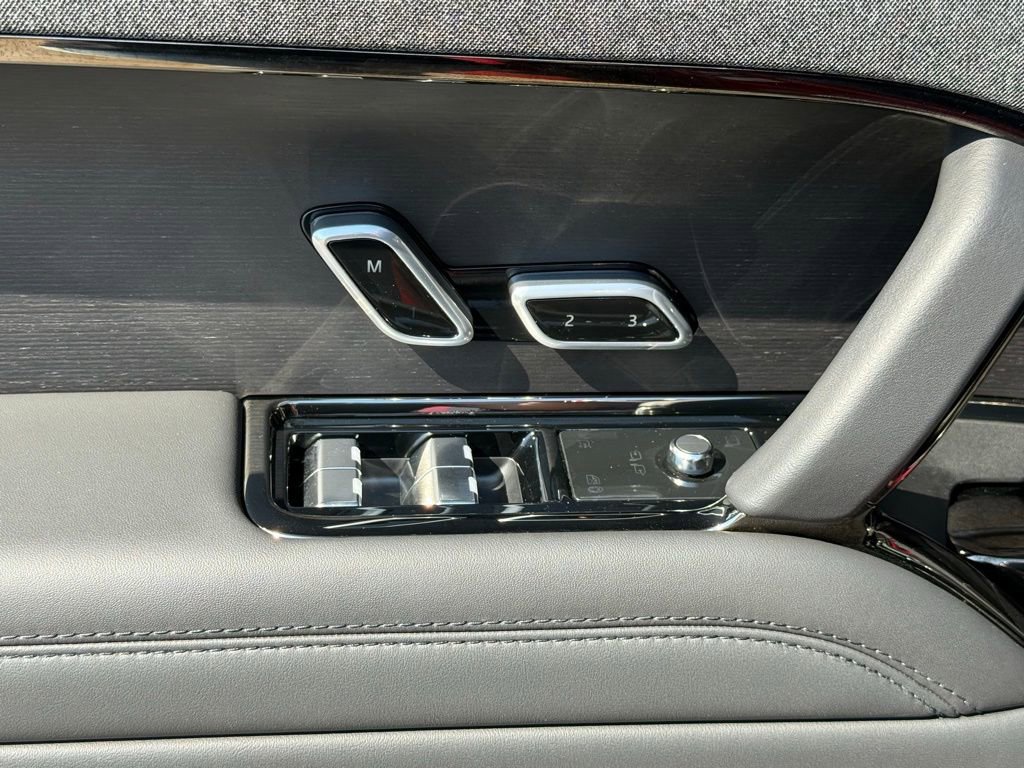 Certified 2025 Land Rover Range Rover Sport Dynamic SE image 13