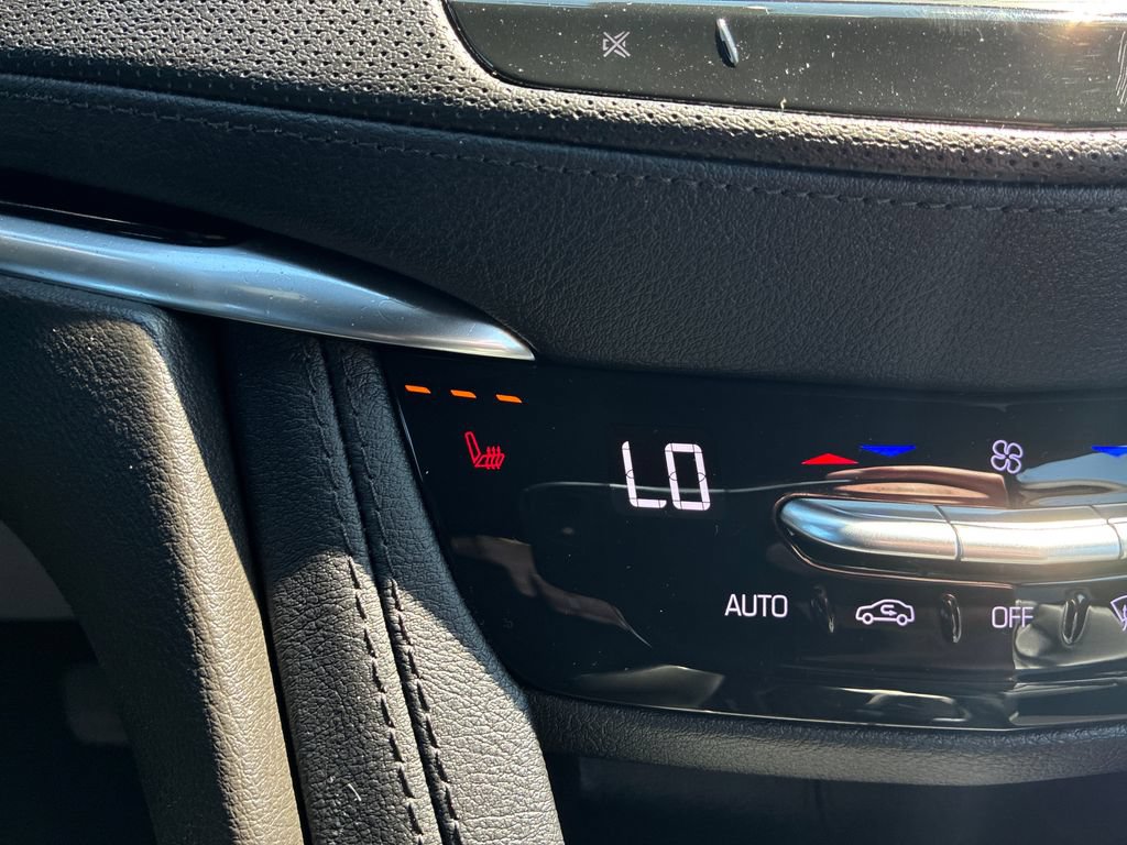 Used 2024 Cadillac XT6 Luxury w/ LPO, Floor Liner Package AWD/4WD image 28