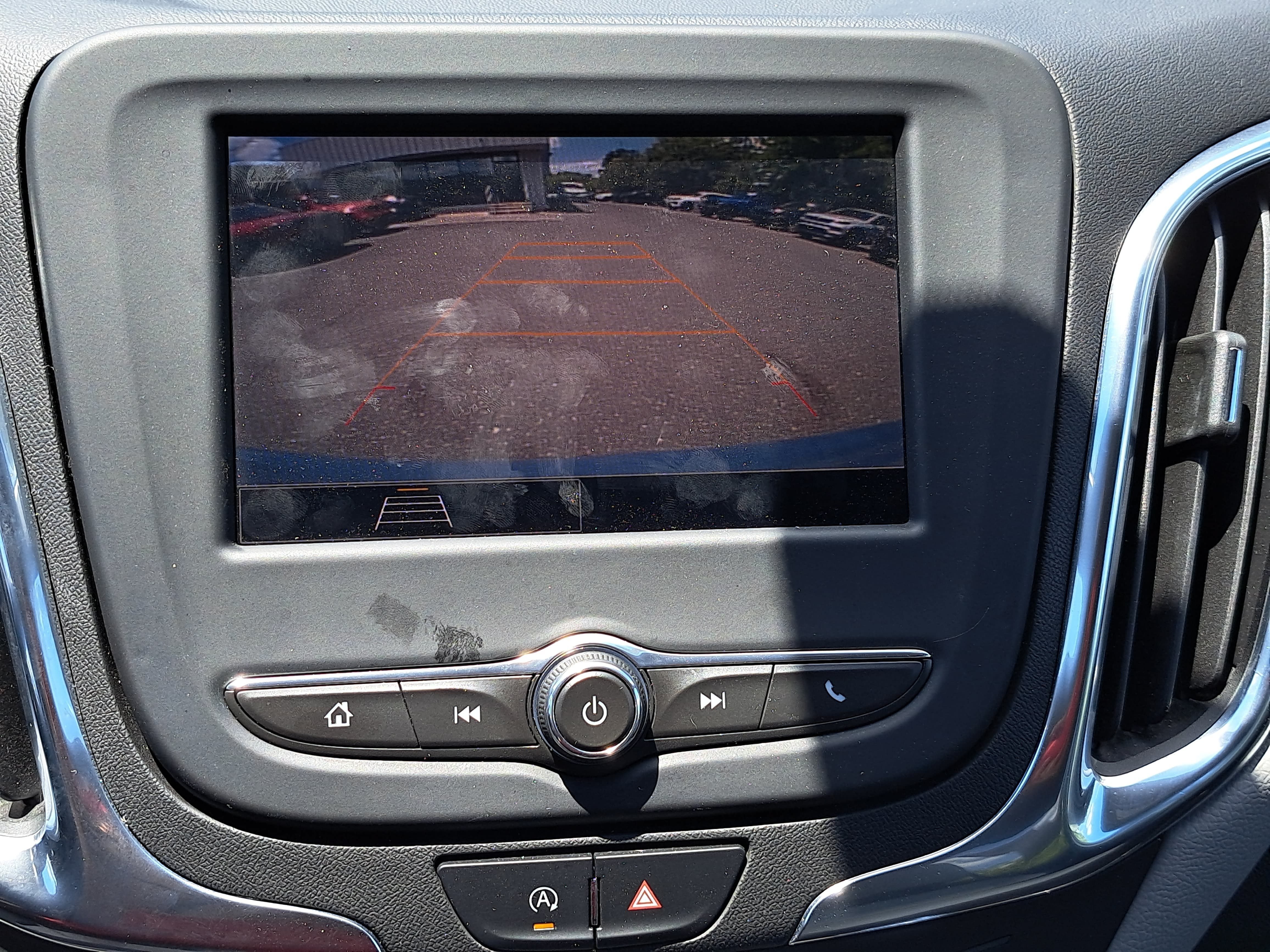 Used 2022 Chevrolet Equinox LS w/ LS Convenience Package FWD image 18