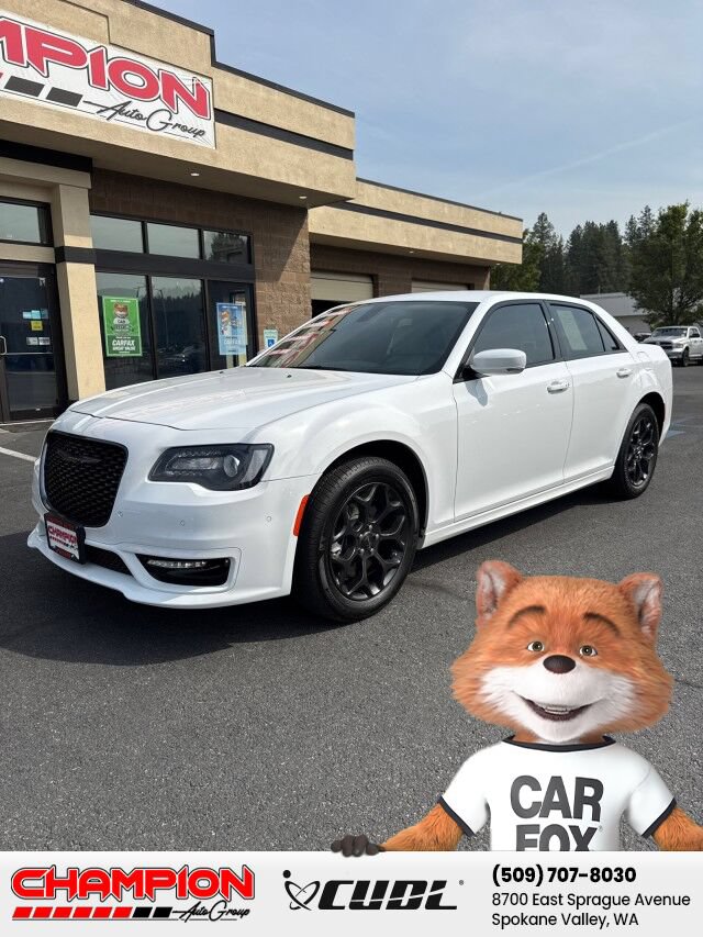 Used 2023 Chrysler 300 Touring L AWD/4WD image 1