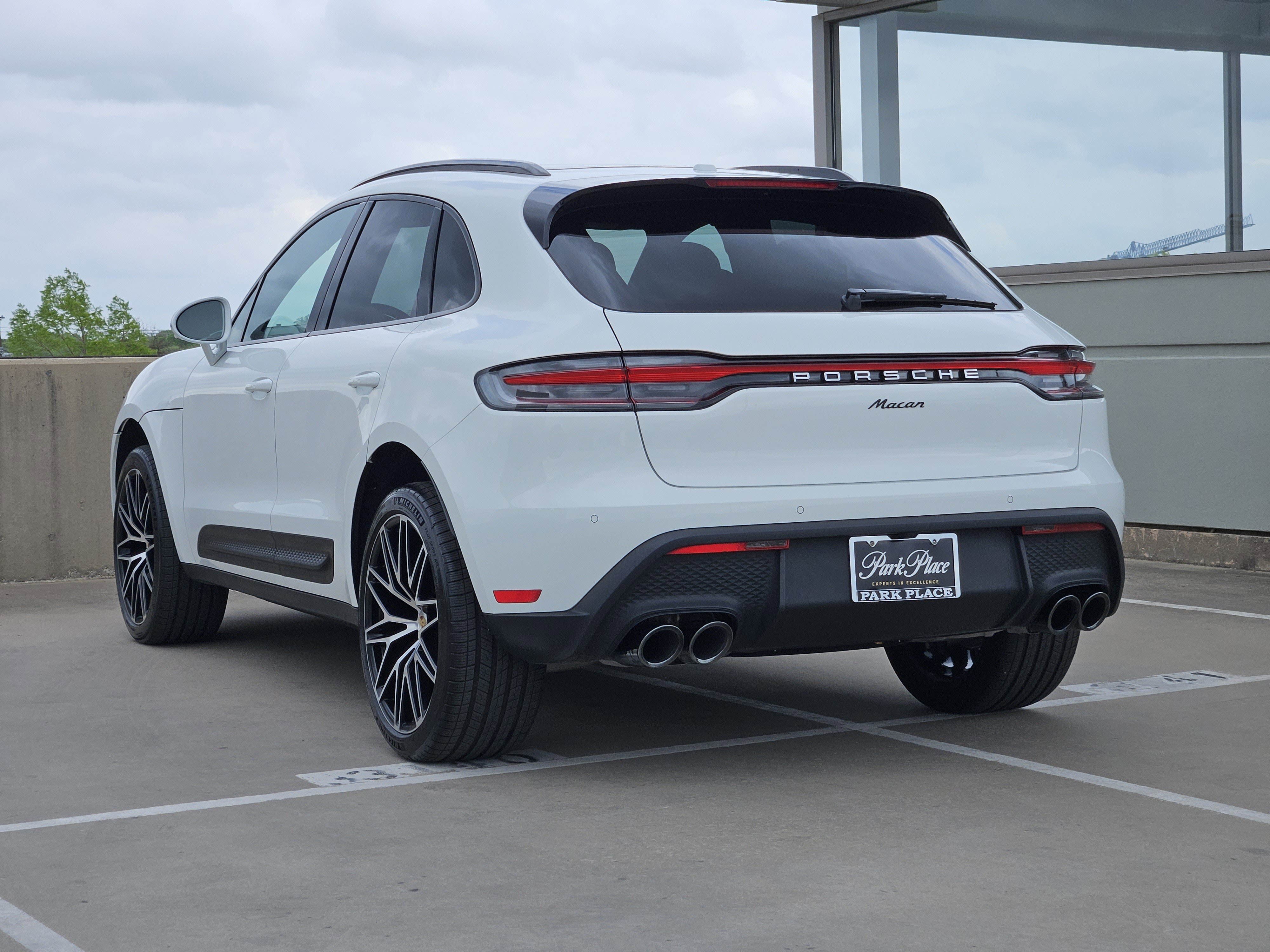 Certified 2026 Porsche Macan image 3