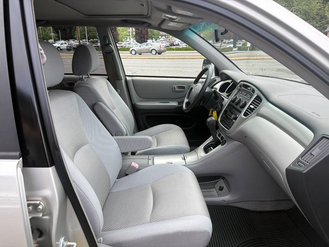 Used 2007 Toyota Highlander 4WD V6 w/ 3rd Row image 16