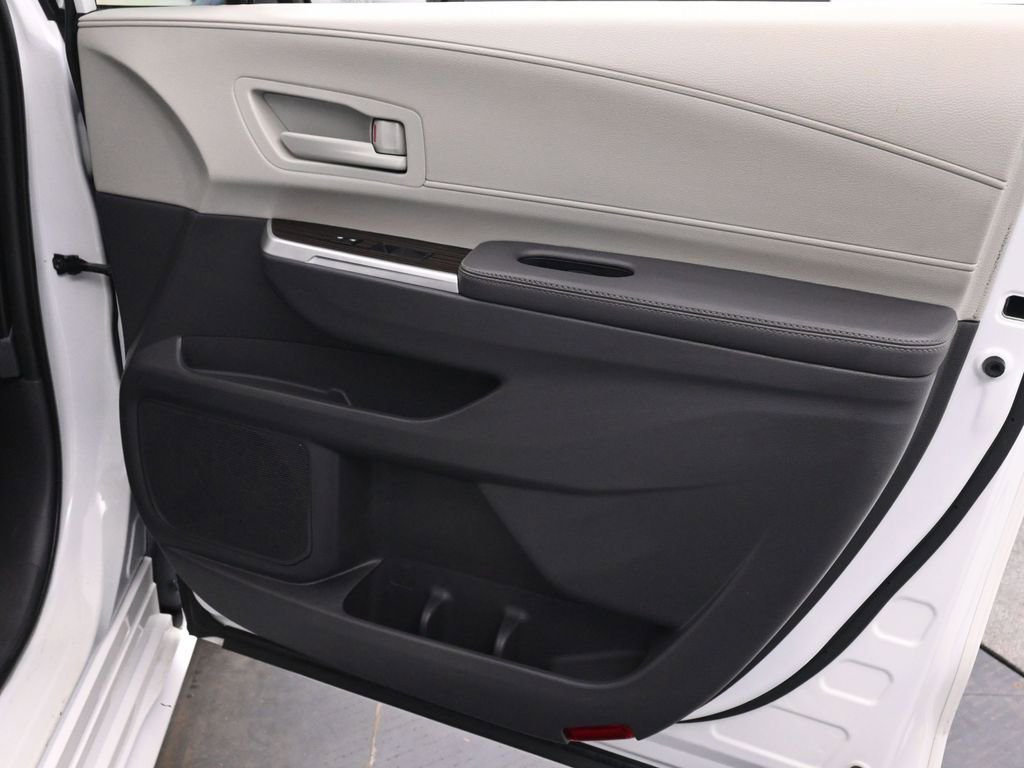 Used 2022 Toyota Sienna LE image 20