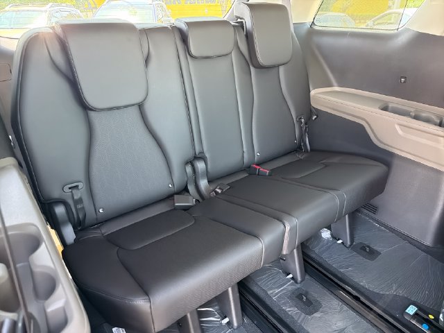New 2027 Kia Carnival EX FWD image 22