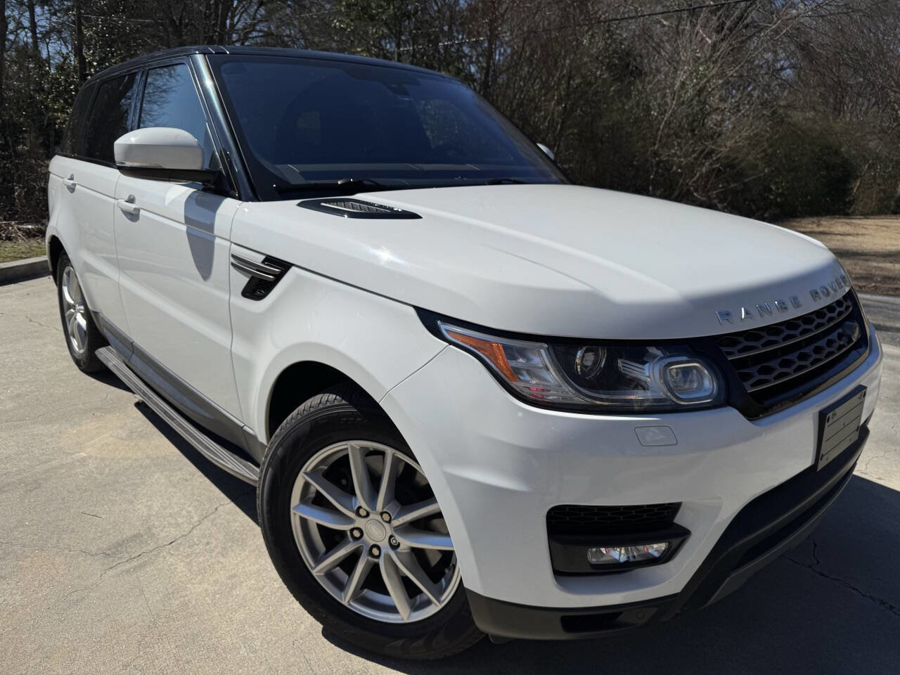 Used 2016 Land Rover Range Rover Sport SE image 3