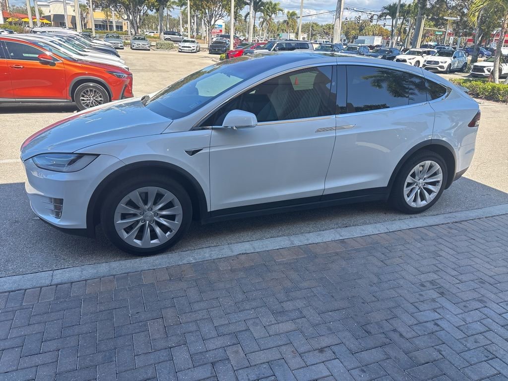Used 2020 Tesla Model X Long Range image 2