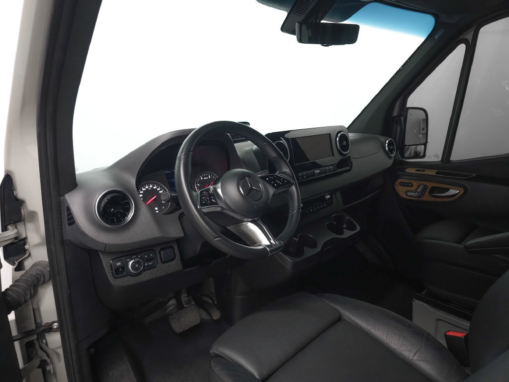 Used 2025 Mercedes-Benz Sprinter 2500 image 8