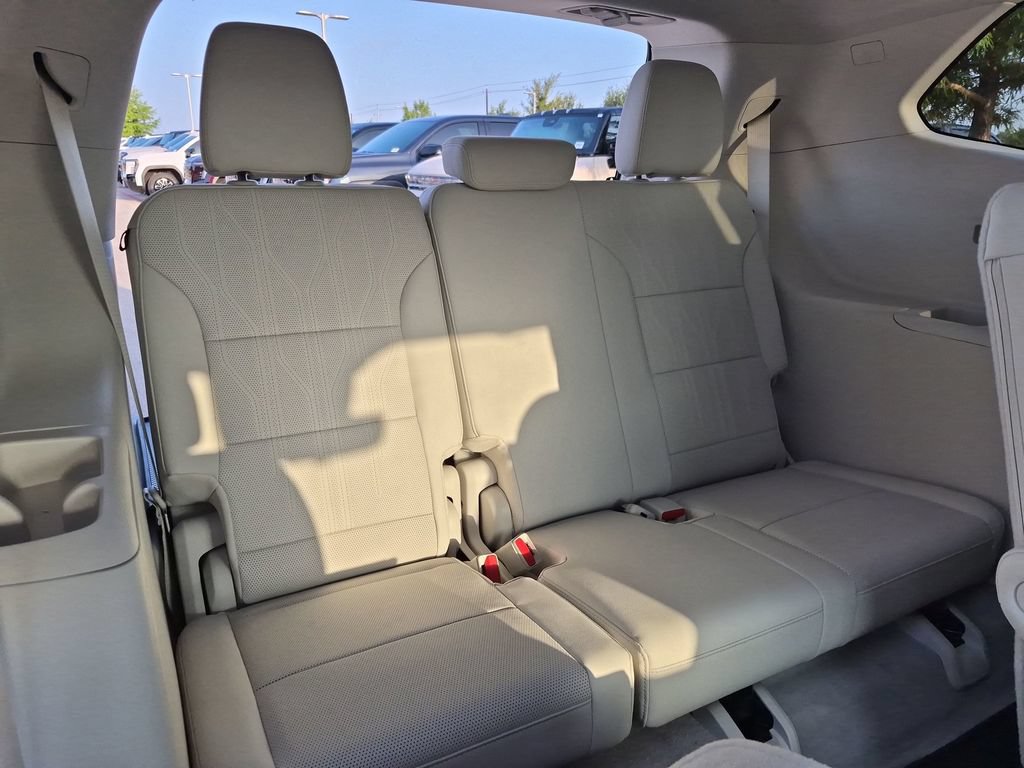 New 2026 Buick Enclave Avenir w/ Super Cruise Package FWD image 38
