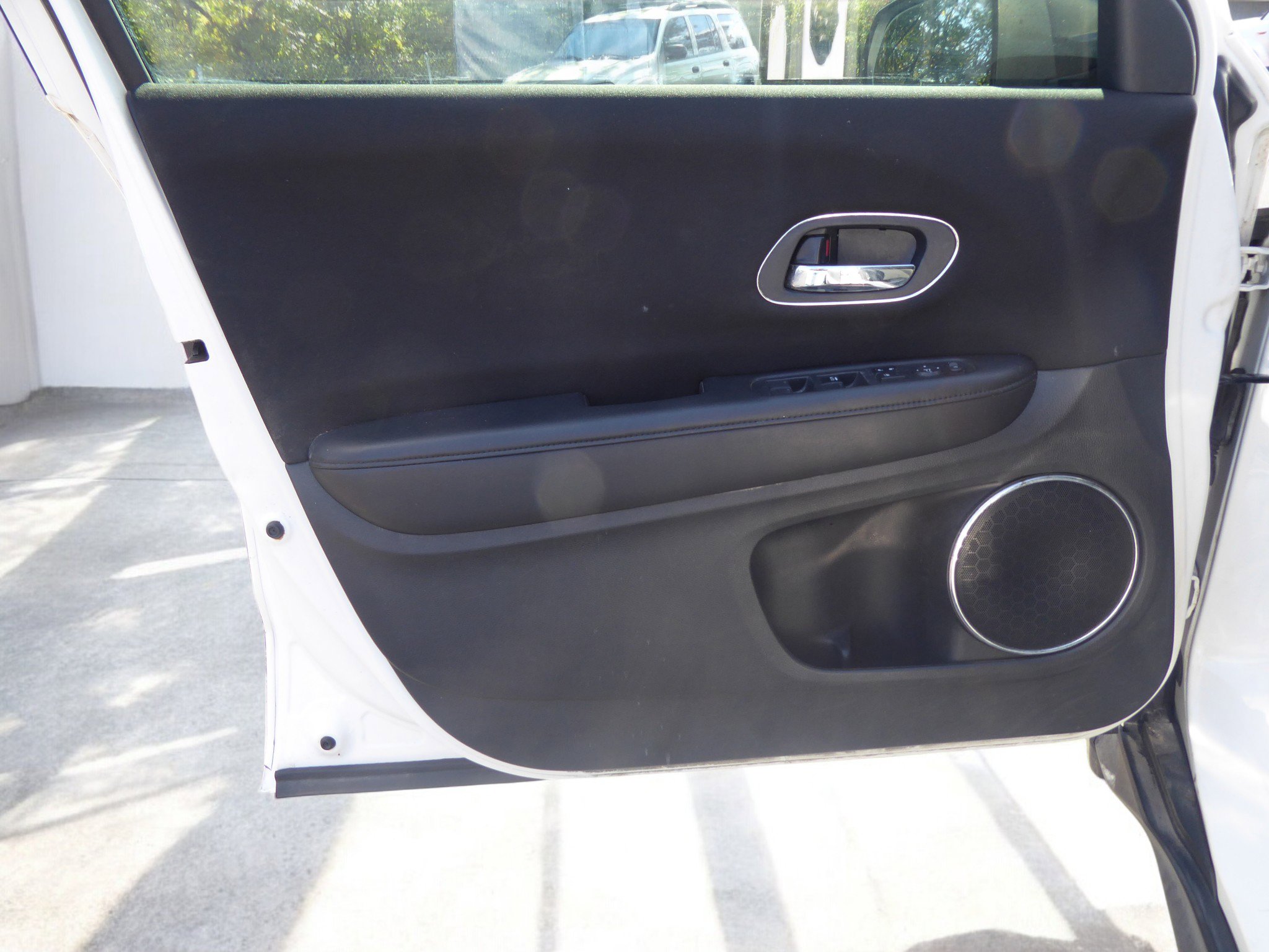 Used 2016 Honda HR-V EX image 22