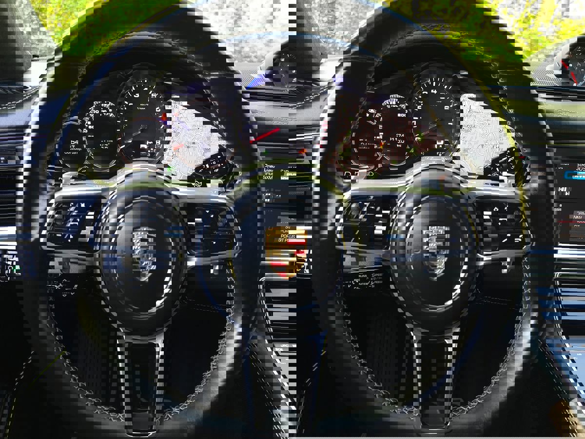 Used 2020 Porsche Panamera 4S image 39