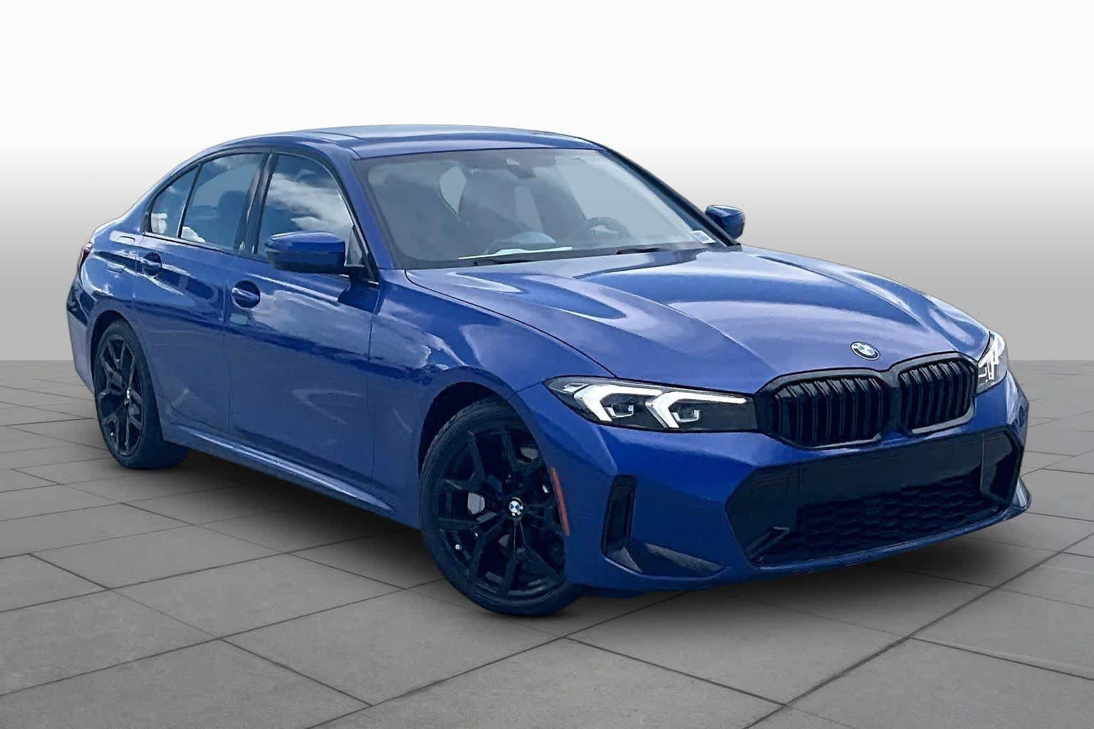 Used 2026 BMW 330i Sedan w/ M Sport Package RWD image 2