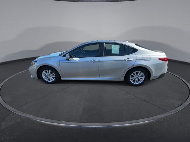 Used 2025 Toyota Camry LE image 10