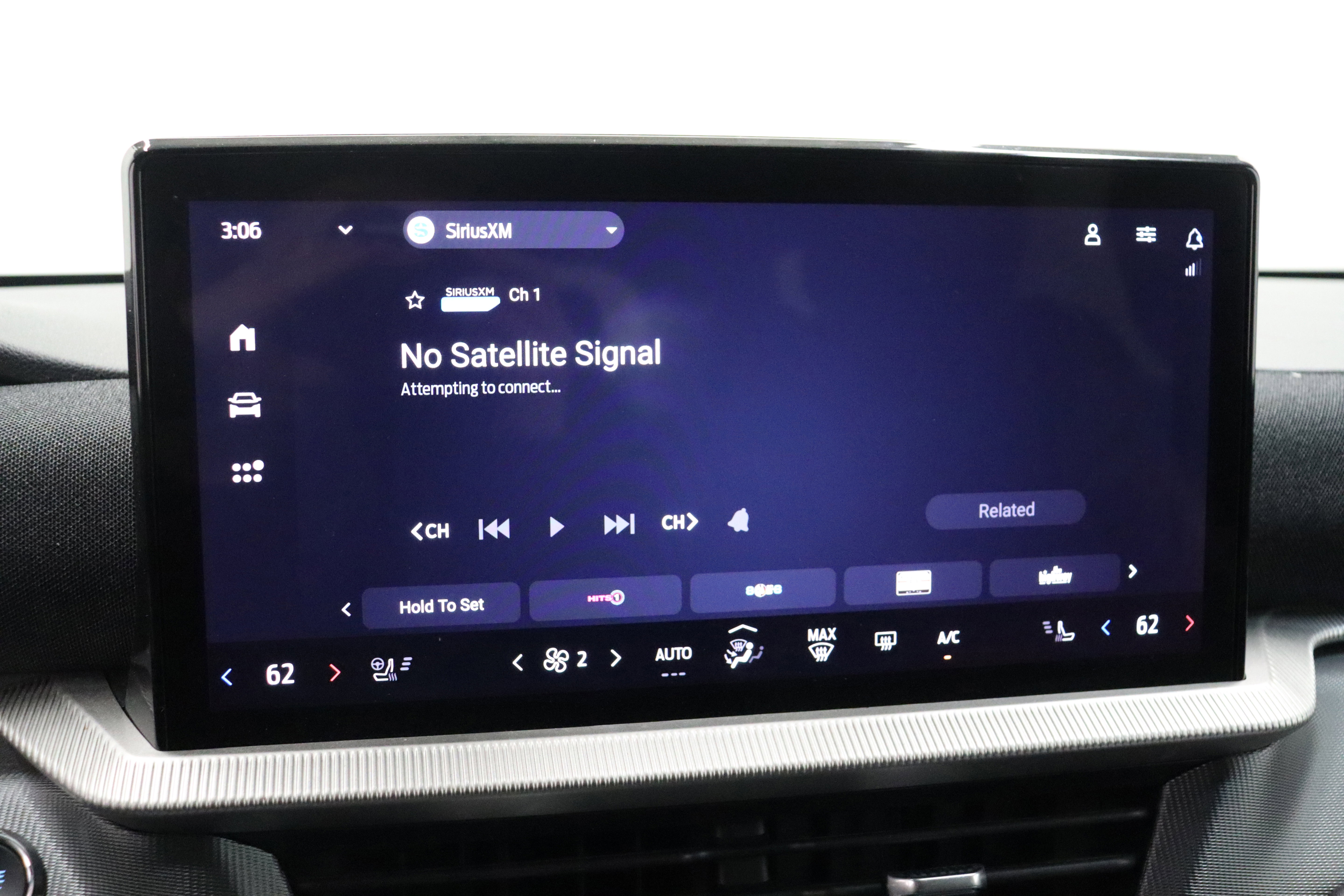 Used 2025 Ford Explorer ST-Line w/ ST-Line Street Pack image 24