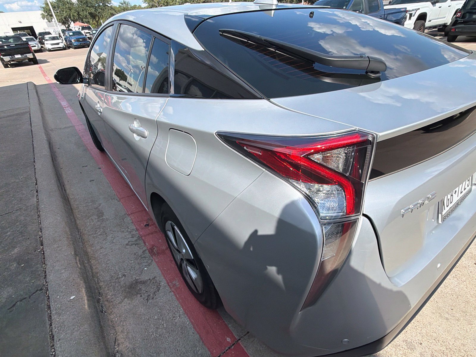 Used 2017 Toyota Prius Four FWD image 6