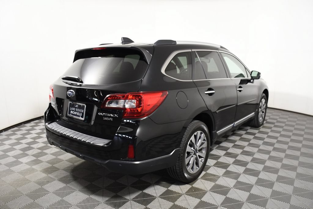 Used 2017 Subaru Outback 3.6R Touring AWD/4WD image 6