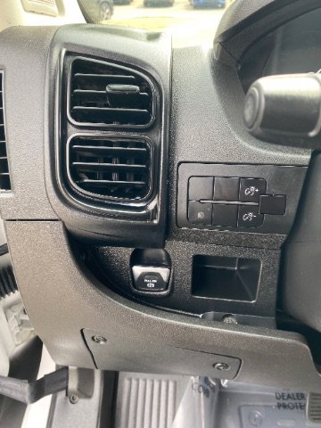 Used 2024 RAM ProMaster 2500 w/ Convenience Group FWD image 18